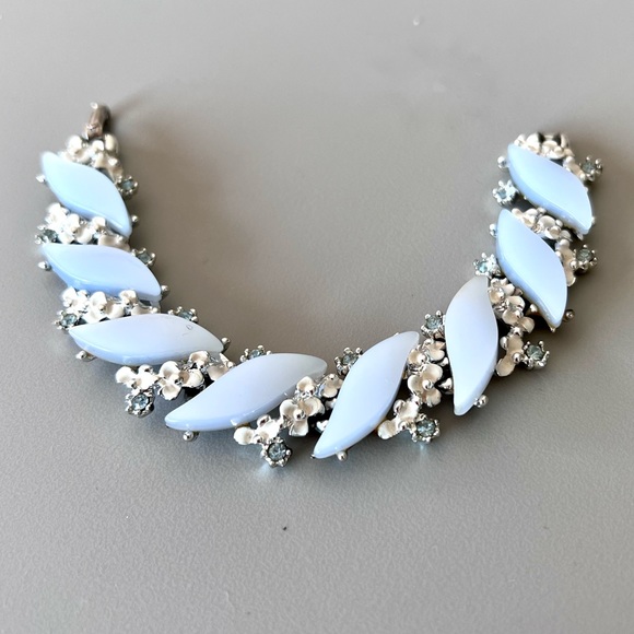 Vintage Thermoset Bracelet Moon Glow Light Blue White Enamel Floral Silver Tone - Picture 4 of 9